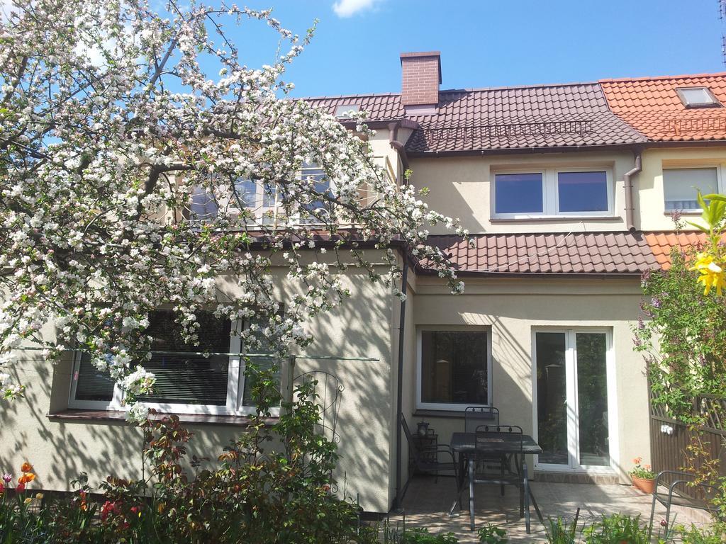 Cozy Apartment With Garden Gdańsk Exteriör bild